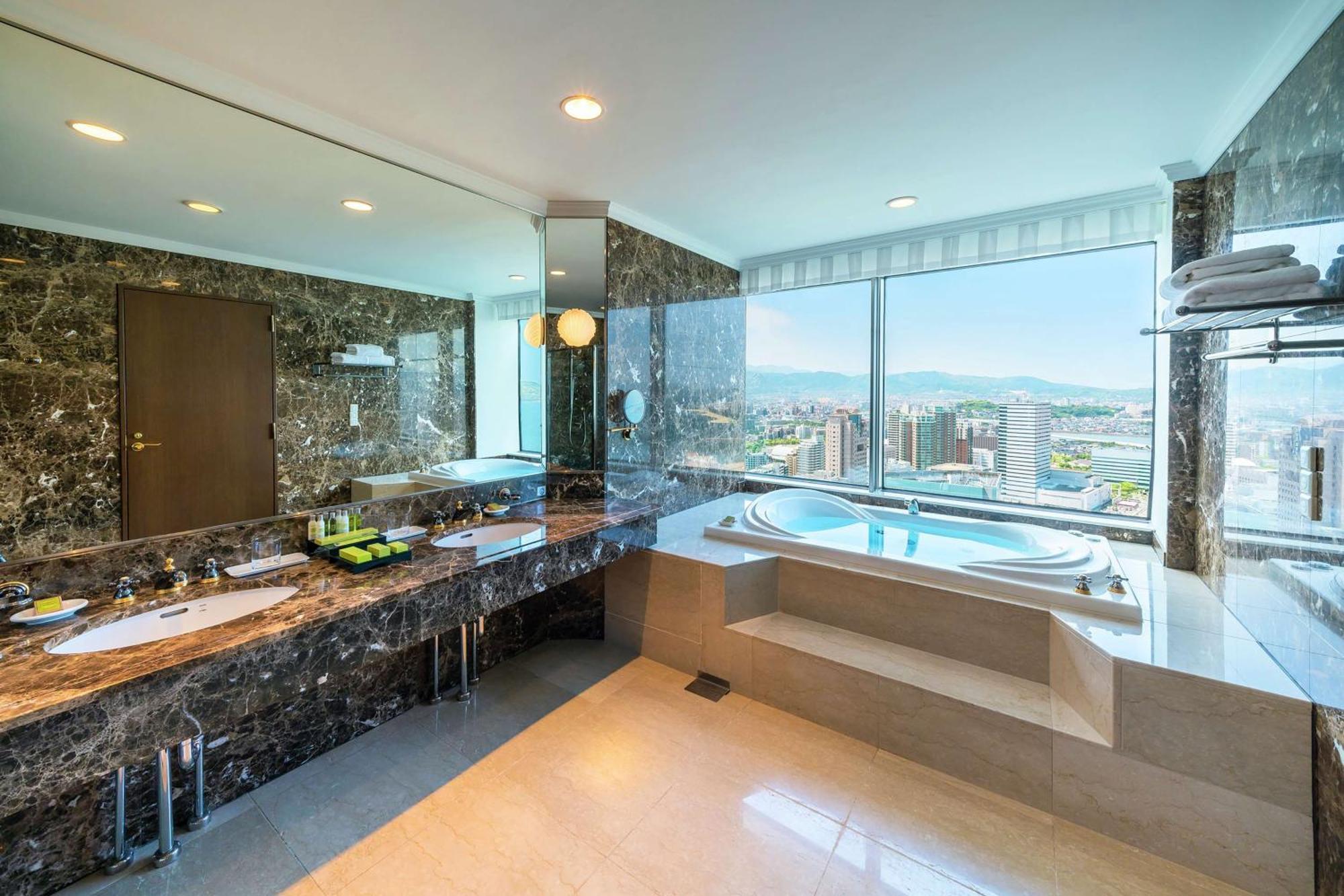 Hilton Fukuoka Sea Hawk Hotel Eksteriør billede